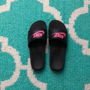 Nike slides
